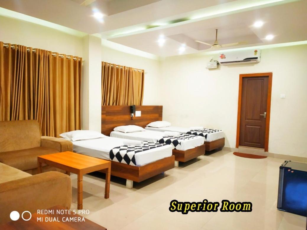 Tirur Tourist Home Exterior foto